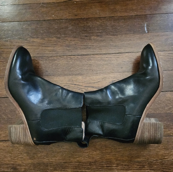 Maxwell Heeled Bootie - Picture 4 of 5